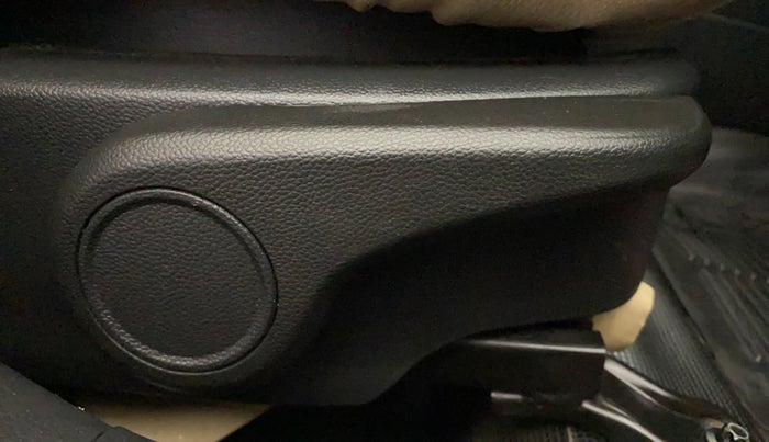 2014 Hyundai Xcent S 1.2, Petrol, Manual, 81,610 km, Driver Side Adjustment Panel