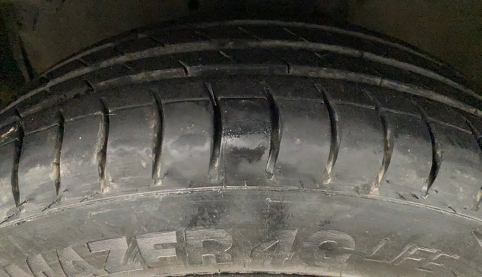 2016 Maruti Celerio ZXI, Petrol, Manual, 63,941 km, Left Front Tyre Tread