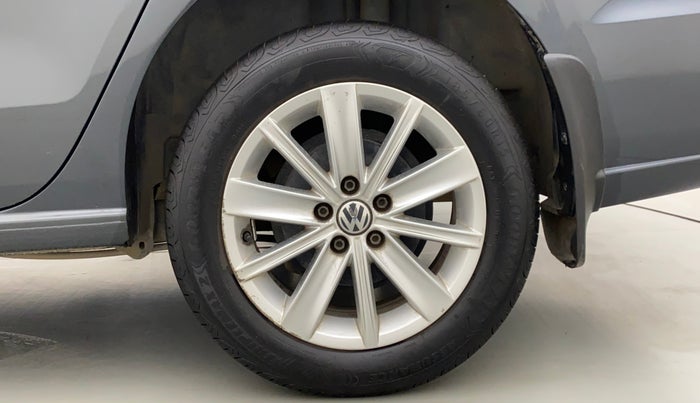 2016 Volkswagen Vento HIGHLINE PETROL AT, Petrol, Automatic, 54,777 km, Left Rear Wheel