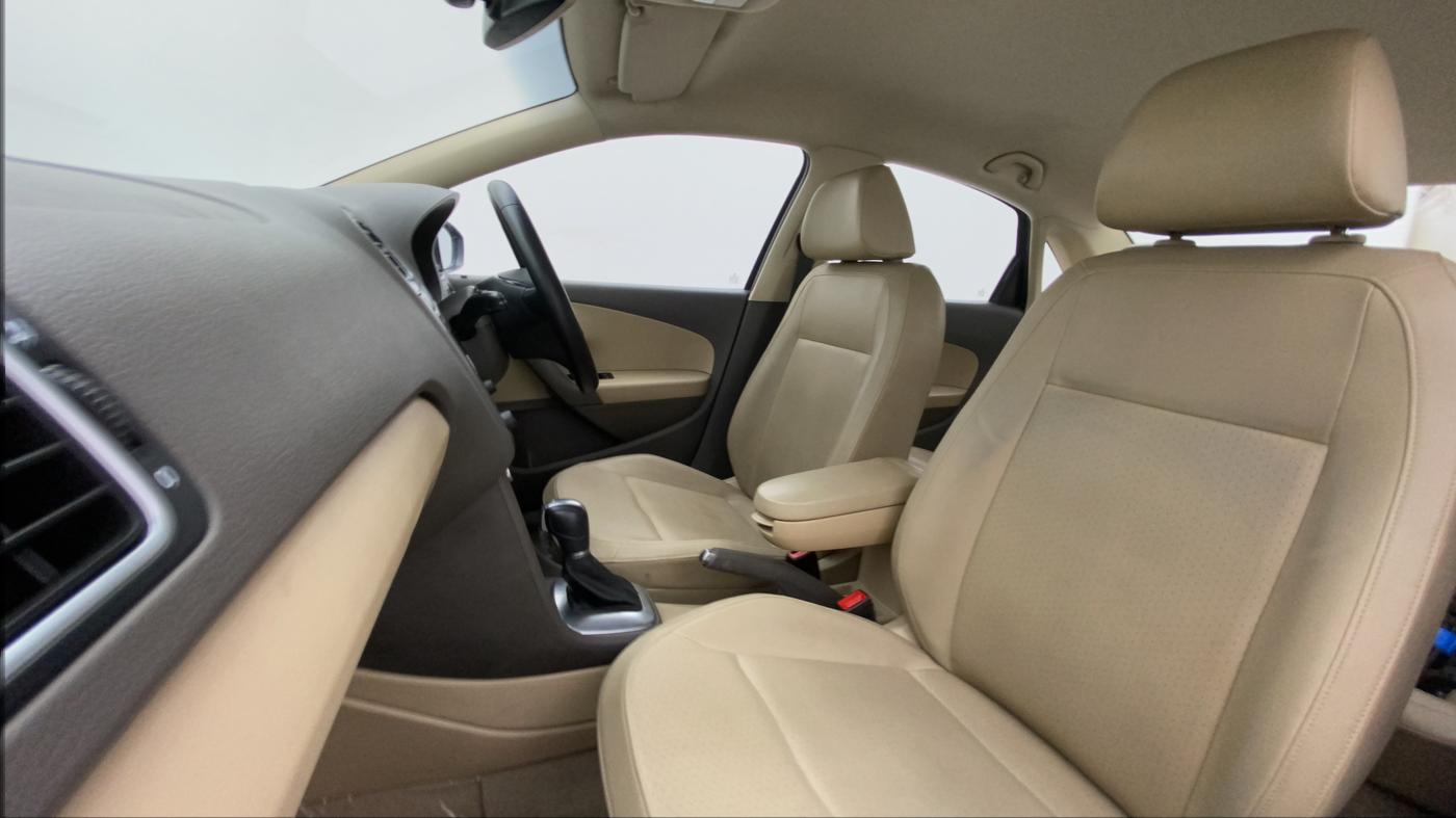 2016 Volkswagen Vento HIGHLINE PETROL AT, Petrol, Automatic, 54,777 km, Right Side Front Door Cabin