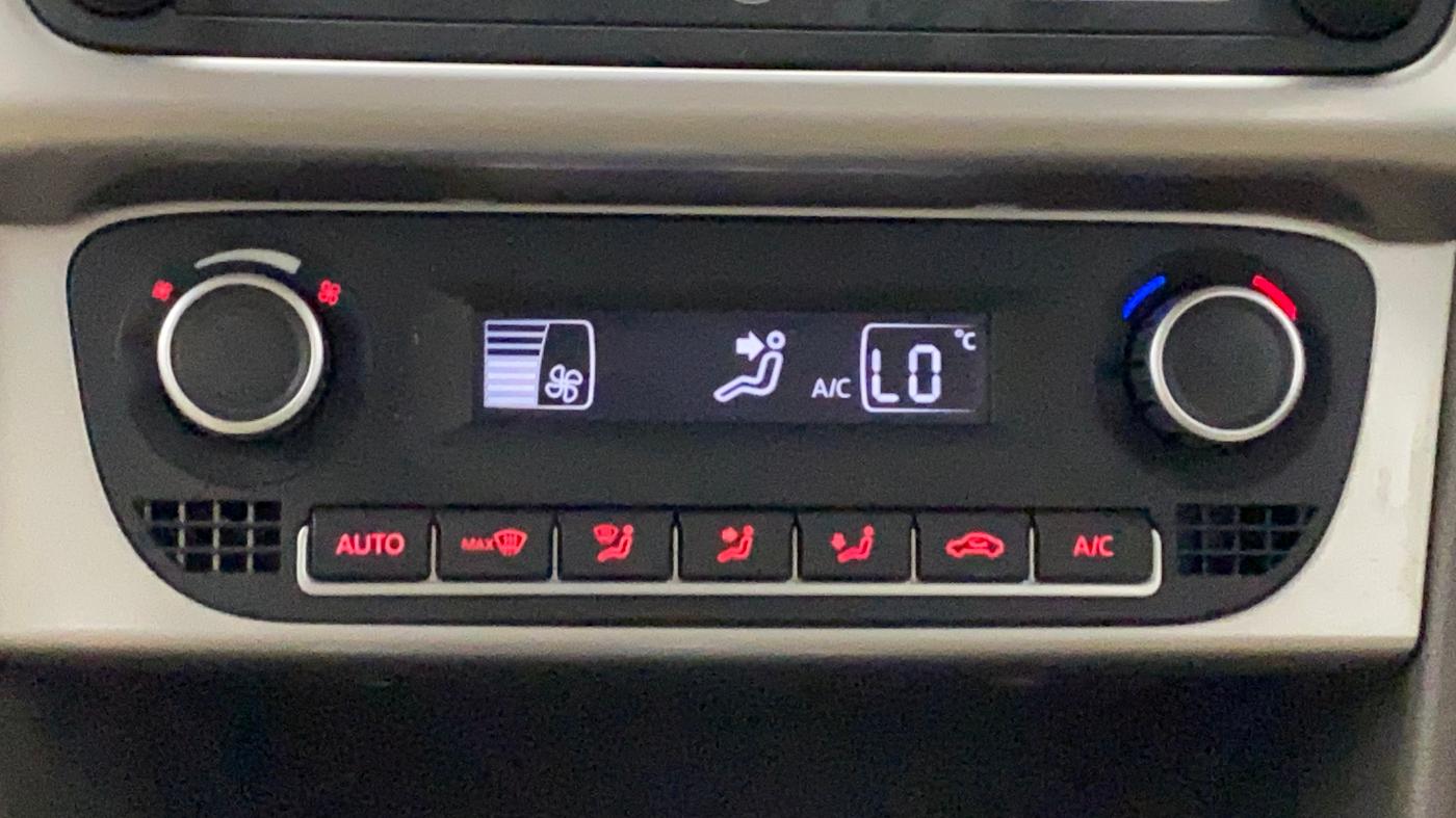 2016 Volkswagen Vento HIGHLINE PETROL AT, Petrol, Automatic, 54,777 km, Automatic Climate Control