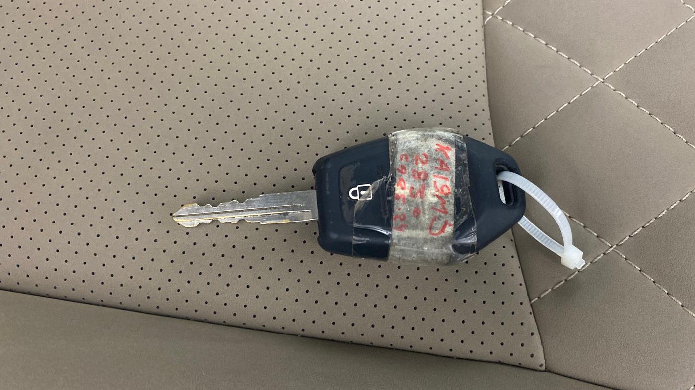 2018 Mahindra TUV300 T10, Diesel, Manual, 40,263 km, Key Close Up