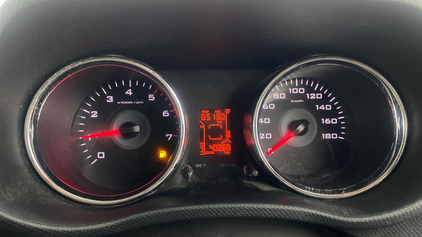 2018 Mahindra TUV300 T10, Diesel, Manual, 40,263 km, Odometer Image