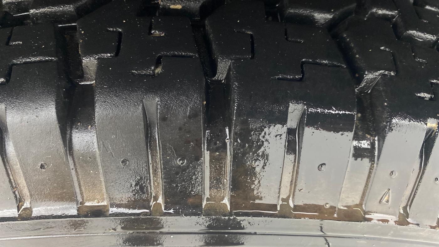 2018 Mahindra TUV300 T10, Diesel, Manual, 40,263 km, Right Front Tyre Tread