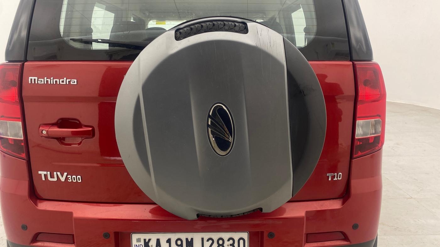 2018 Mahindra TUV300 T10, Diesel, Manual, 40,263 km, Spare Tyre