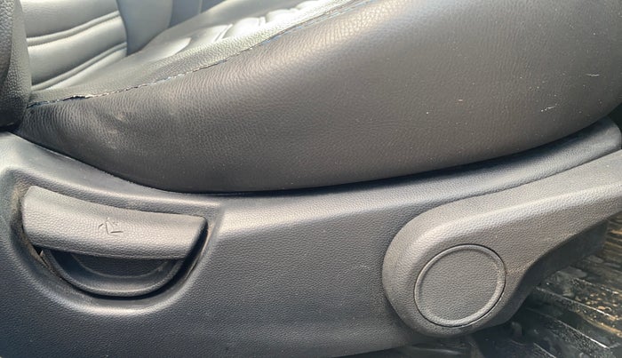 2015 Hyundai Grand i10 ASTA 1.1 CRDI (O), Diesel, Manual, 76,298 km, Driver Side Adjustment Panel