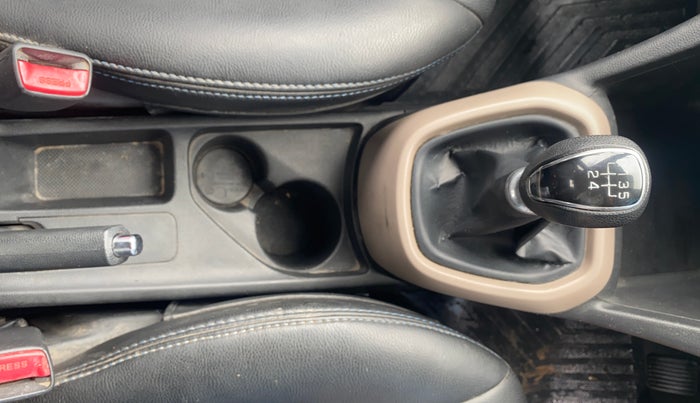 2015 Hyundai Grand i10 ASTA 1.1 CRDI (O), Diesel, Manual, 76,298 km, Gear Lever