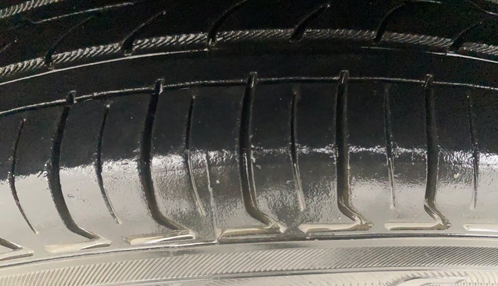 2015 Hyundai Grand i10 ASTA 1.1 CRDI (O), Diesel, Manual, 76,298 km, Right Rear Tyre Tread