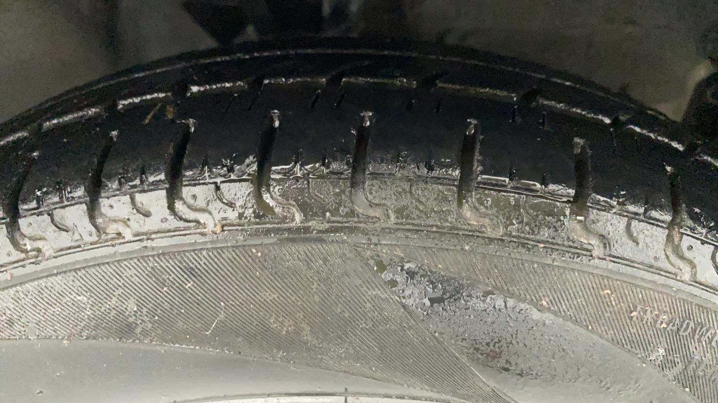 2011 Hyundai i10 MAGNA 1.2, CNG, Manual, 83,451 km, Right Front Tyre Tread
