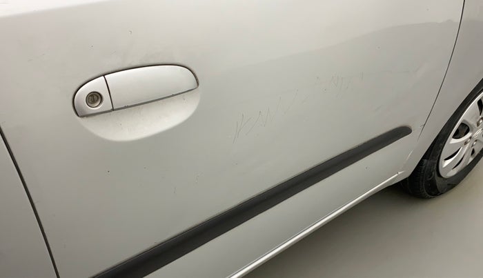 2011 Hyundai i10 MAGNA 1.2, CNG, Manual, 83,451 km, Driver-side door - Slightly dented