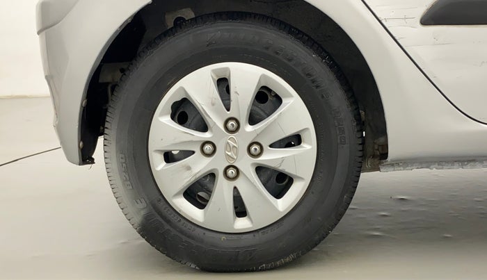 2011 Hyundai i10 MAGNA 1.2, CNG, Manual, 83,451 km, Right Rear Wheel