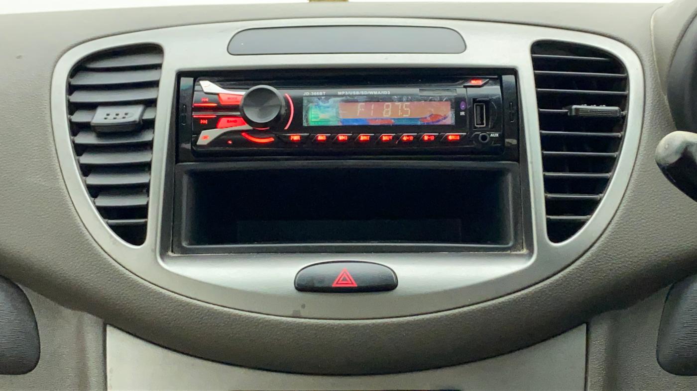 2011 Hyundai i10 MAGNA 1.2, CNG, Manual, 83,451 km, Infotainment System
