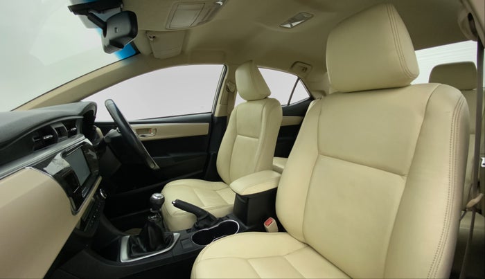 2014 Toyota Corolla Altis G, Petrol, Manual, 55,679 km, Right Side Front Door Cabin