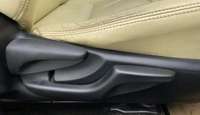 2014 Toyota Corolla Altis G, Petrol, Manual, 55,679 km, Driver Side Adjustment Panel