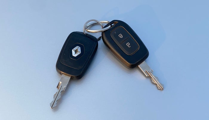 2017 Renault Duster RXS CVT, Petrol, Automatic, 55,281 km, Key Close Up