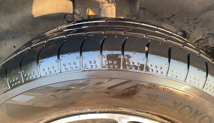 2017 Renault Duster RXS CVT, Petrol, Automatic, 55,281 km, Right Front Tyre Tread