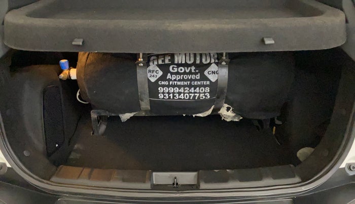 2025 Tata NEXON FEARLESS + SUNROOF DCA DUAL TONE 1.2 PETROL, CNG, Automatic, 9,111 km, Boot Inside