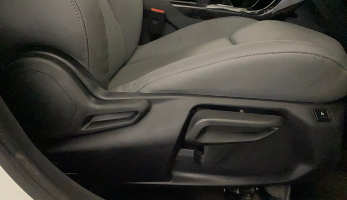 2025 Tata NEXON FEARLESS + SUNROOF DCA DUAL TONE 1.2 PETROL, CNG, Automatic, 9,111 km, Driver Side Adjustment Panel