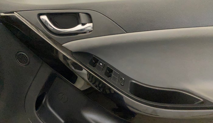 2025 Tata NEXON FEARLESS + SUNROOF DCA DUAL TONE 1.2 PETROL, CNG, Automatic, 9,111 km, Driver Side Door Panels Control