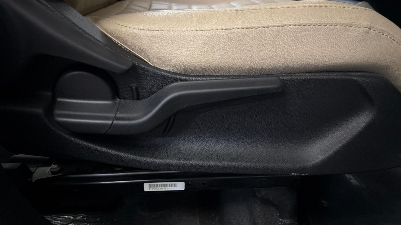 2025 Honda Amaze 1.2L I-VTEC VX, Petrol, Manual, 11,252 km, Driver Side Adjustment Panel