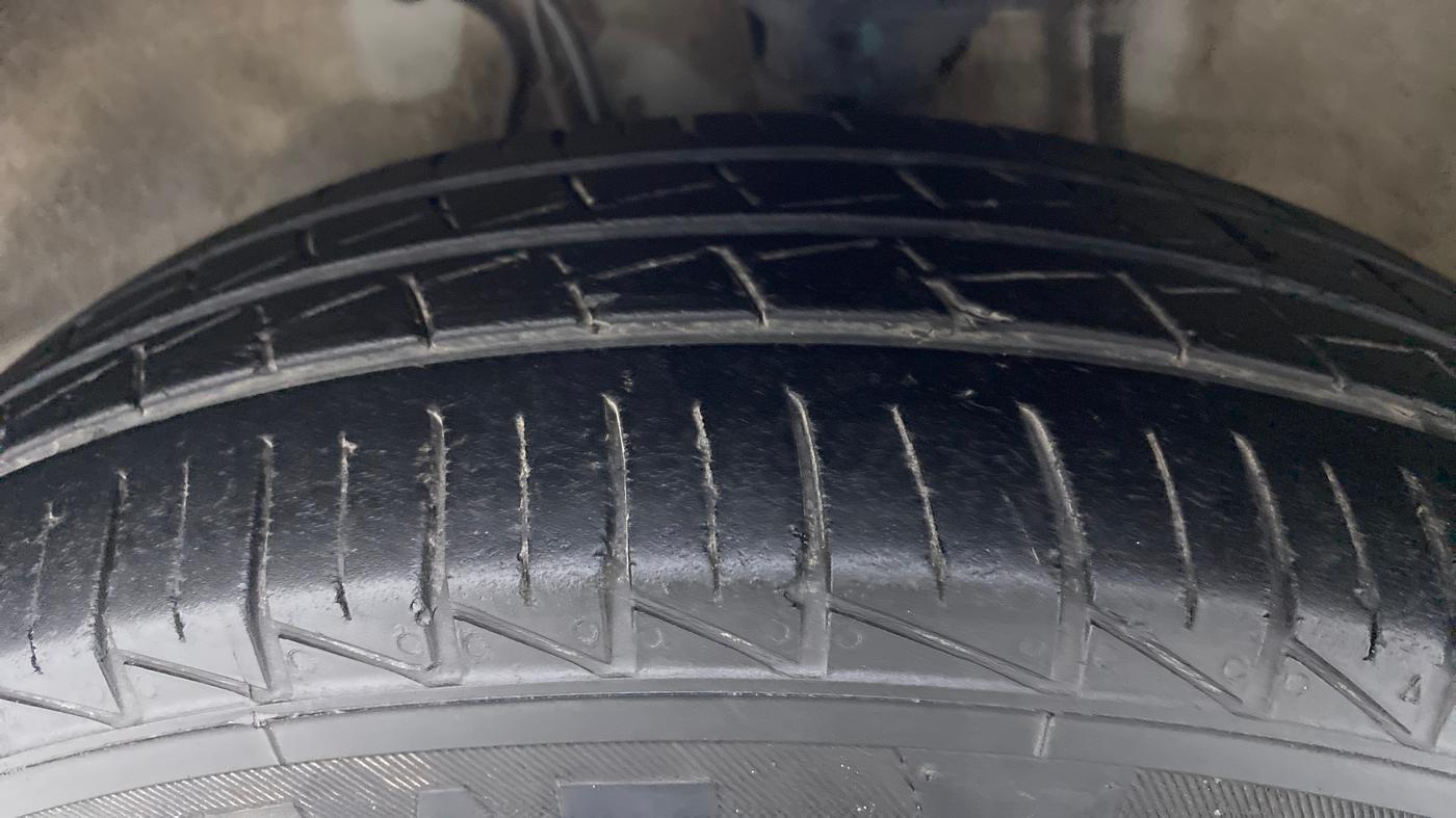 2020 Maruti Alto LXI, Petrol, Manual, 14,214 km, Left Front Tyre Tread
