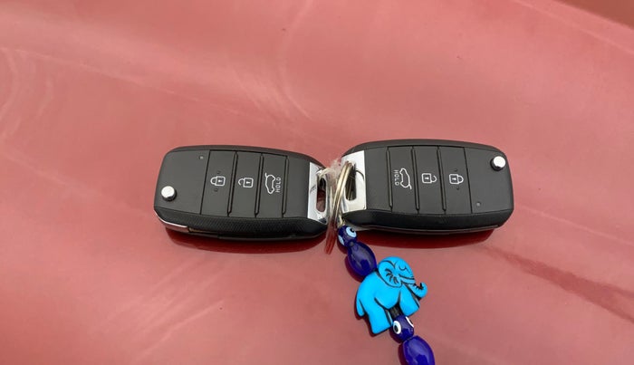 2020 KIA SONET HTK PLUS 1.0 DCT, Petrol, Automatic, 42,274 km, Key Close Up