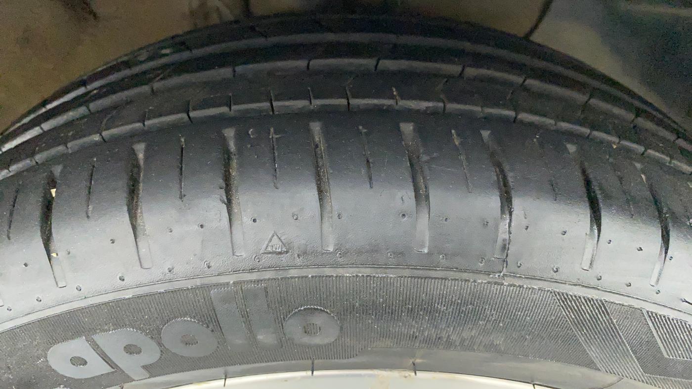 2015 Hyundai Elite i20 ASTA 1.2, Petrol, Manual, 50,067 km, Right Front Tyre Tread