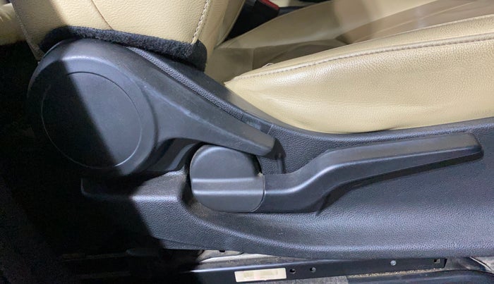 2022 Honda City 1.5L I-VTEC ZX CVT, Petrol, Automatic, 43,284 km, Driver Side Adjustment Panel