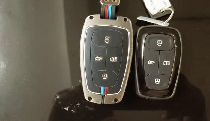 2021 Tata ALTROZ XZ PETROL, Petrol, Manual, 43,536 km, Key Close Up