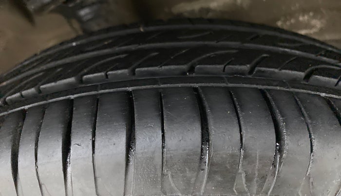 2015 Maruti Wagon R 1.0 VXI, Petrol, Manual, 57,147 km, Right Front Tyre Tread