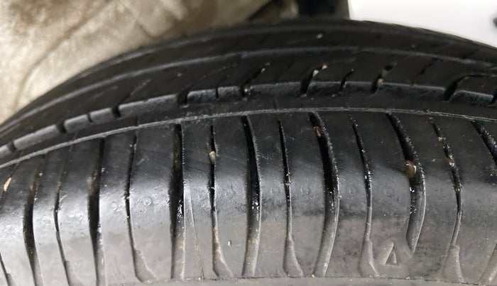 2015 Maruti Wagon R 1.0 VXI, Petrol, Manual, 57,147 km, Left Rear Tyre Tread