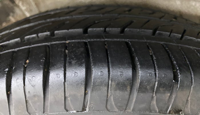 2015 Maruti Wagon R 1.0 VXI, Petrol, Manual, 57,147 km, Right Rear Tyre Tread