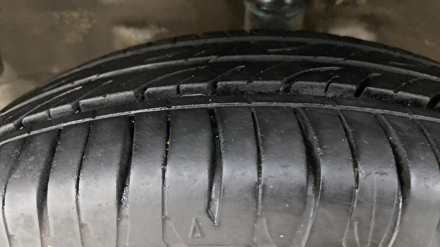 2015 Maruti Wagon R 1.0 VXI, Petrol, Manual, 57,147 km, Left Front Tyre Tread