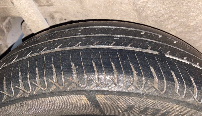 2016 Maruti Wagon R 1.0 VXI, Petrol, Manual, 51,461 km, Right Rear Tyre Tread
