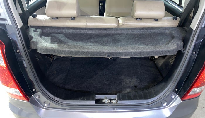 2016 Maruti Wagon R 1.0 VXI, Petrol, Manual, 51,461 km, Boot Inside