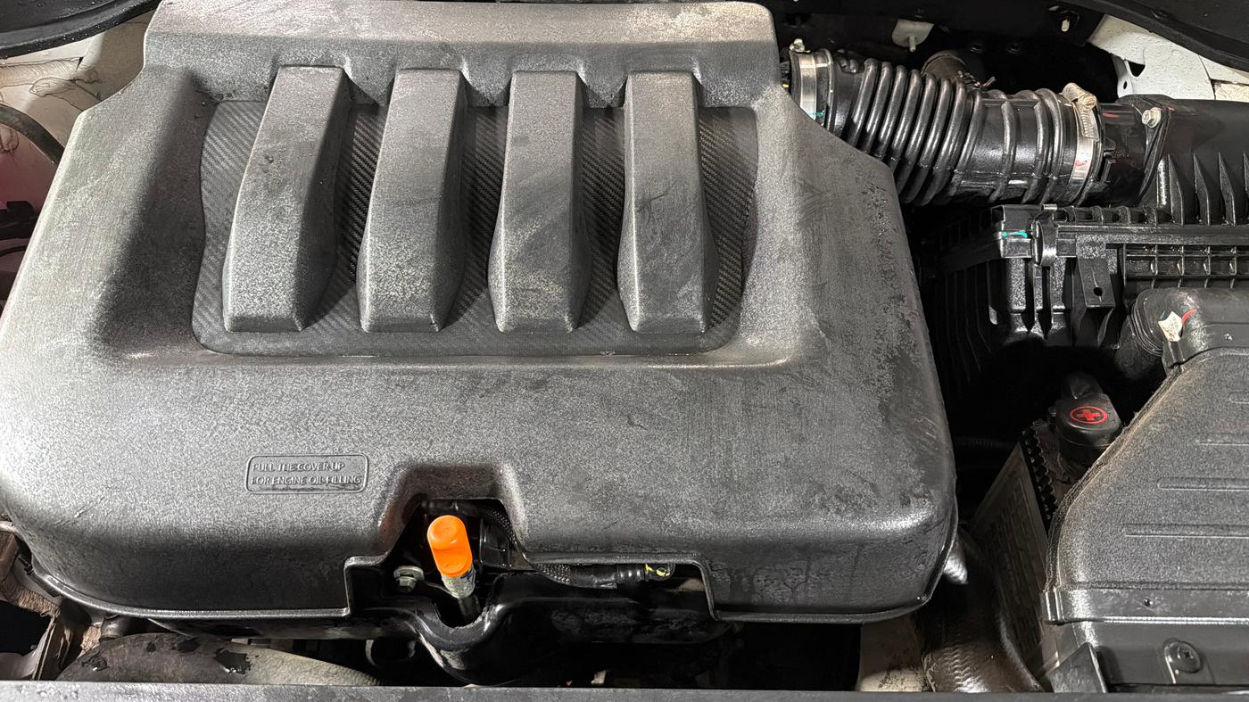 2025 Mahindra XUV700 AX 7 P AT 7 STR, Petrol, Automatic, 17,172 km, Engine View