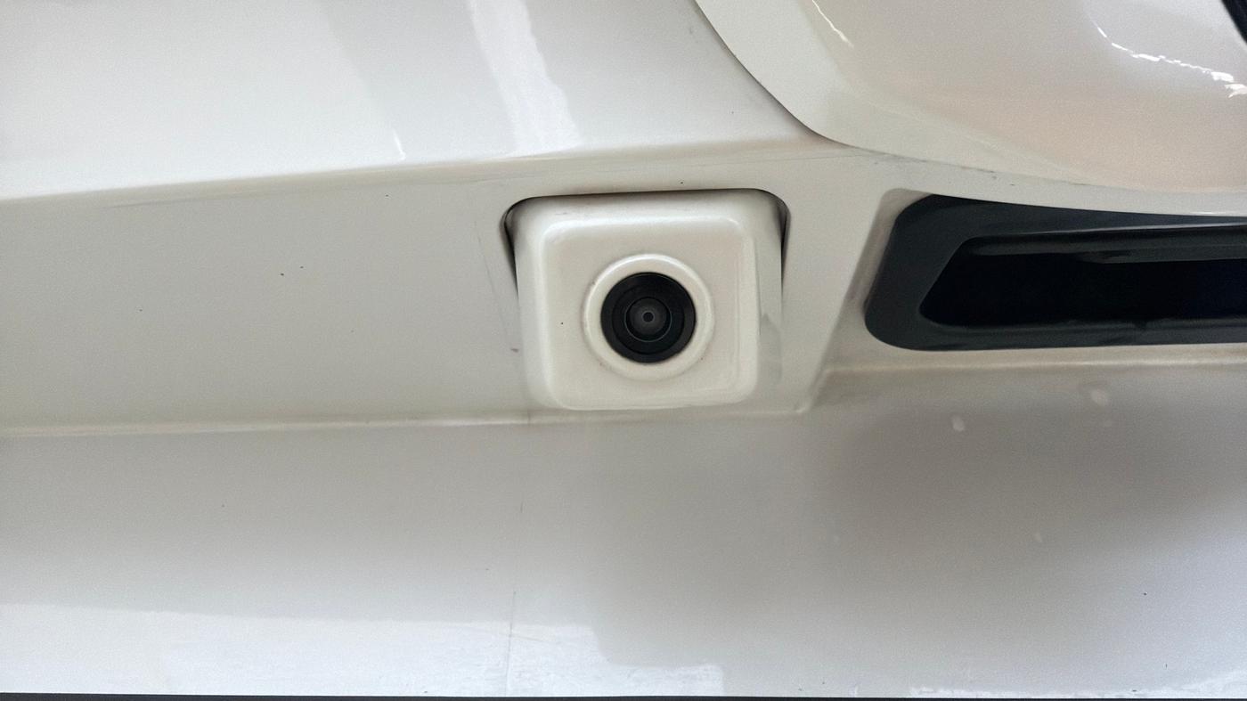 2025 Mahindra XUV700 AX 7 P AT 7 STR, Petrol, Automatic, 17,172 km, Parking Camera