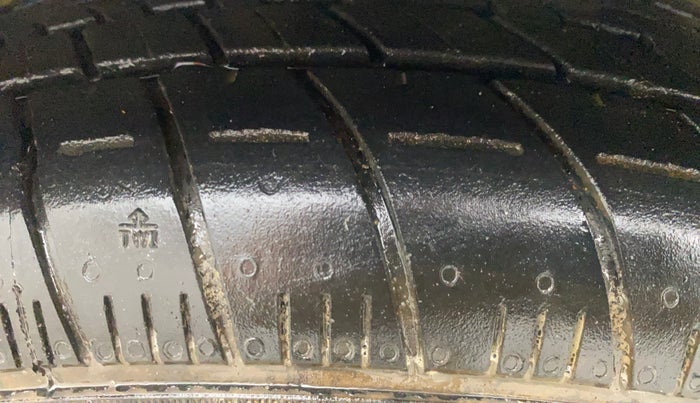 2014 Maruti Celerio VXI AMT, Petrol, Automatic, 1,01,207 km, Left Front Tyre Tread