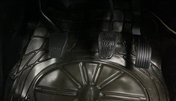 2022 Tata NEXON XE PETROL, Petrol, Manual, 92,672 km, Pedals