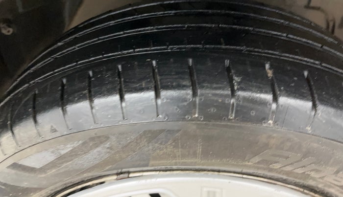 2022 Tata NEXON XE PETROL, Petrol, Manual, 92,672 km, Right Front Tyre Tread