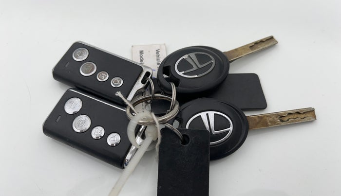 2022 Tata NEXON XE PETROL, Petrol, Manual, 92,672 km, Key Close Up