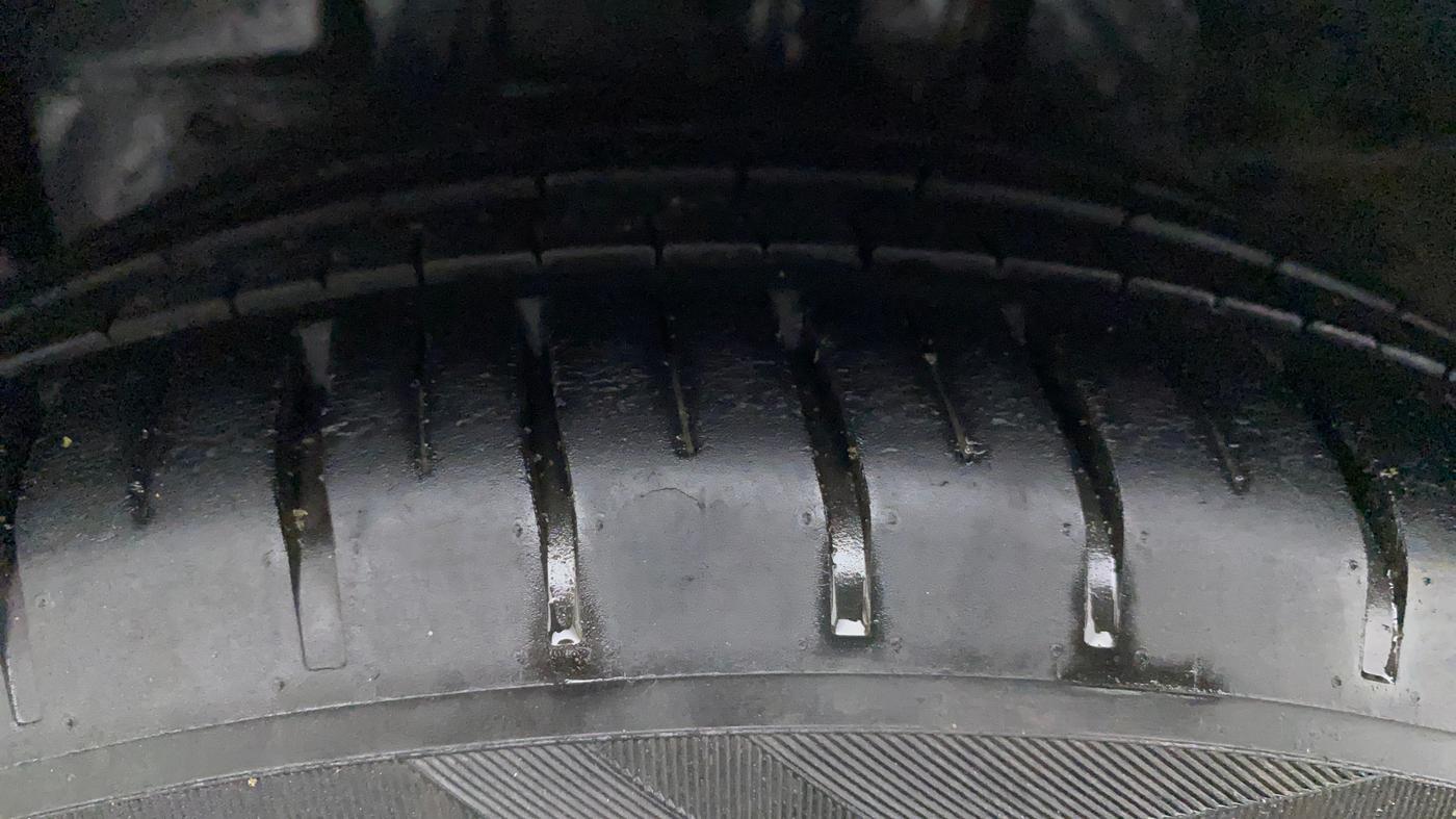 2020 Ford Figo Aspire TITANIUM 1.2 PETROL, Petrol, Manual, 21,882 km, Left Front Tyre Tread