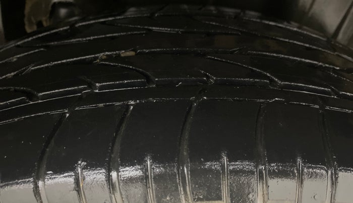 2022 Mahindra XUV300 W4 1.2 PETROL, Petrol, Manual, 38,721 km, Left Rear Tyre Tread