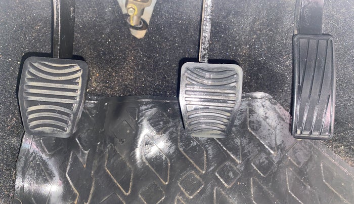 2022 Mahindra XUV300 W4 1.2 PETROL, Petrol, Manual, 38,721 km, Pedals