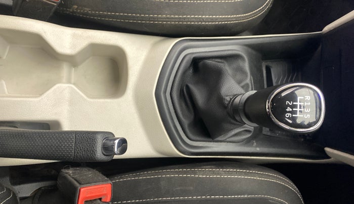 2022 Mahindra XUV300 W4 1.2 PETROL, Petrol, Manual, 38,721 km, Gear Lever