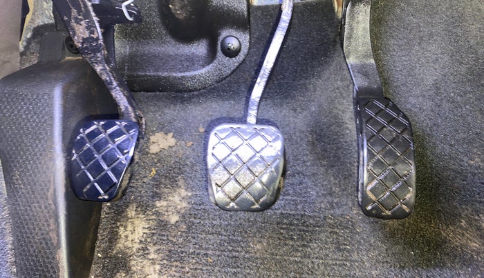 2016 Skoda Rapid AMBITION 1.6 MPI MT, Petrol, Manual, 66,557 km, Pedals