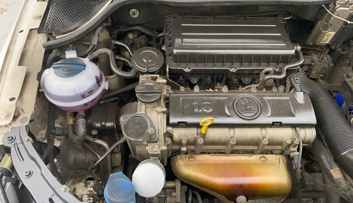 2016 Skoda Rapid AMBITION 1.6 MPI MT, Petrol, Manual, 66,557 km, Engine View - Right