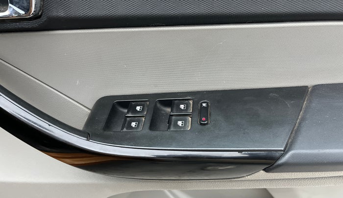 2017 Tata Tiago XZ PETROL, Petrol, Manual, 75,413 km, Driver Side Door Panels Control