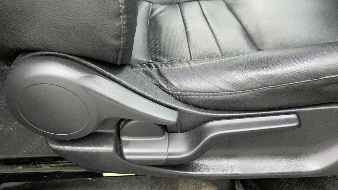 2019 Honda Amaze 1.2L I-VTEC S, Petrol, Manual, 49,912 km, Driver Side Adjustment Panel