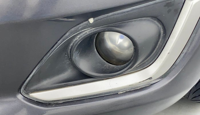 2015 Maruti Swift VXI, Petrol, Manual, 70,280 km, Left fog light - Not working